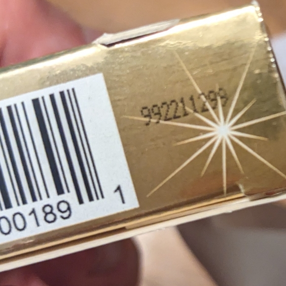 Beauty Pack: Virtue + Sarah Happ + L’Absolu Lacquer + Living Proof + Eminence - Picture 7 of 8